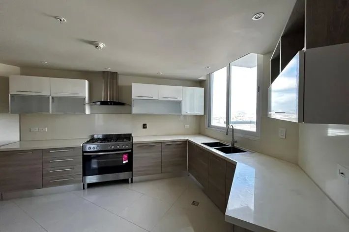 Apartamento amoblado en venta en Costa del Este, Panamá