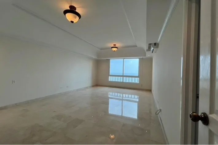 Venta de apartamento en Avenida Balboa, Panamá