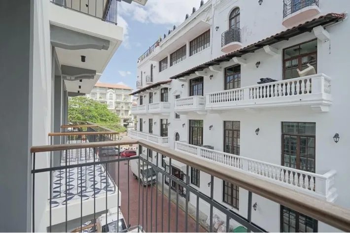Venta de edificio residencial comercial PH Casa Contemporánea, Casco Antiguo, Panamá