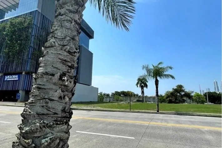 Se vende terreno en Santa María Business District