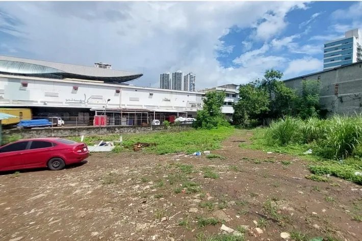 Se vende terreno para construir edificios en Pueblo Nuevo, Panamá