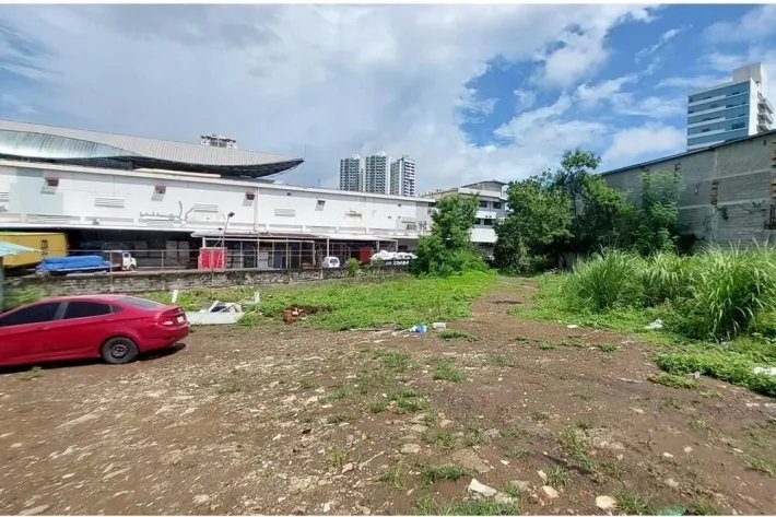 Se vende terreno para construir edificios en Pueblo Nuevo, Panamá