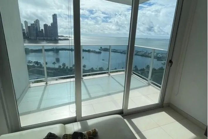 Venta de apartamento en Avenida Balboa