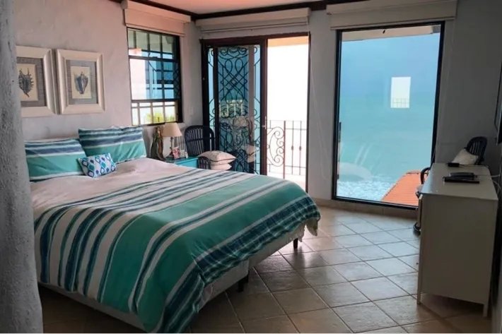 Beach house for sale in Costa Esmeralda, San Carlos