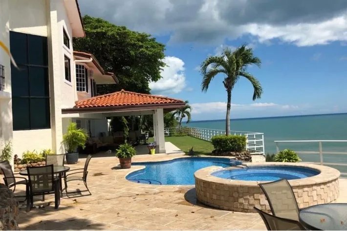 Beach house for sale in Costa Esmeralda, San Carlos