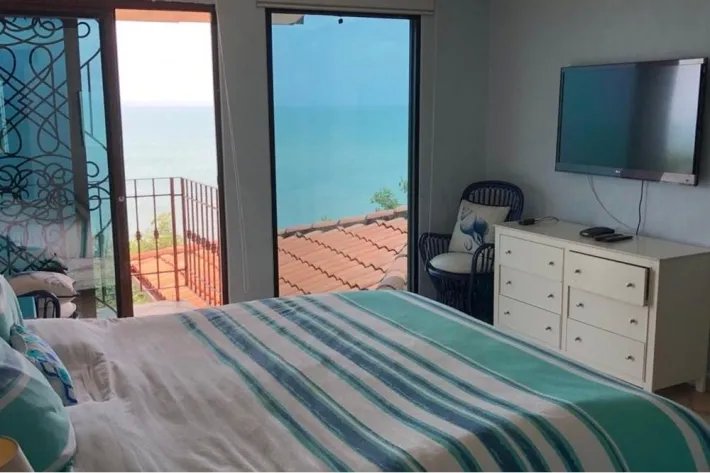 Venta de casa de playa en Costa Esmeralda, San Carlos