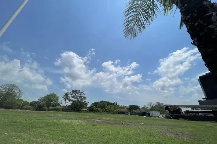 Se vende terreno plano en Santa María Business District