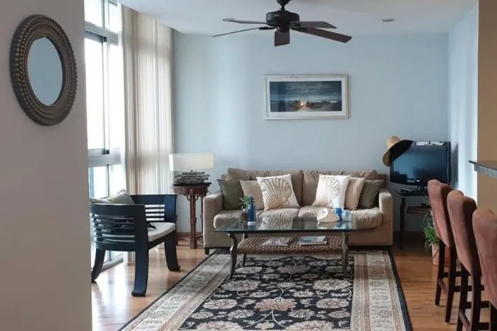 Apartamento amoblado en alquiler en Avenida Balboa, Panamá