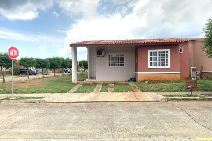 Venta de casa en Arboledas, Los Castaños, La Chorrera
