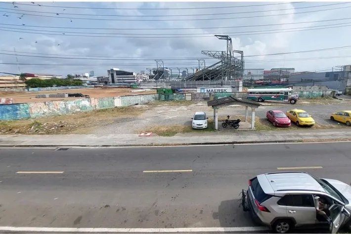 Se venden edificios en Barrio Norte, Colón