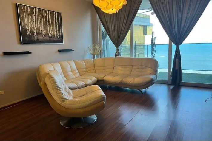 Alquiler de apartamento con vista al mar en Avenida Balboa, Panamá