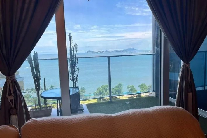 Alquiler de apartamento con vista al mar en Avenida Balboa, Panamá