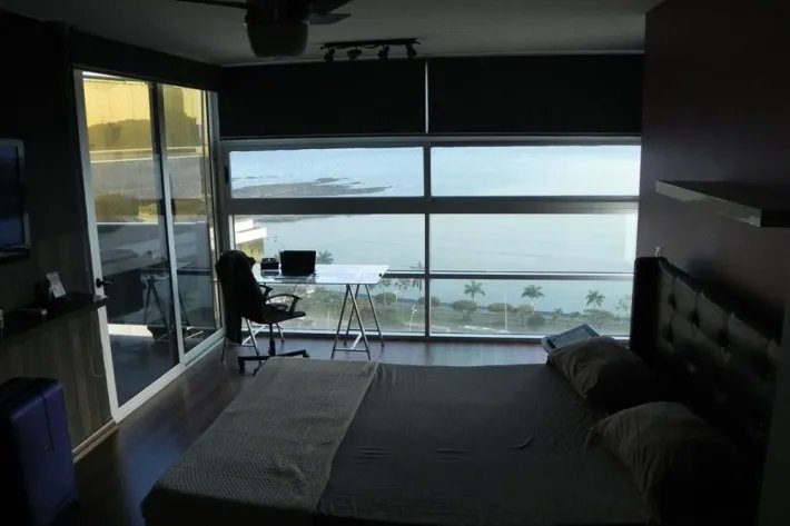 Alquiler de apartamento con vista al mar en Avenida Balboa, Panamá