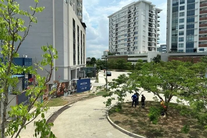 Venta de apartamento de dos niveles en Oceana Residences  Skyhomes, Santa Maria