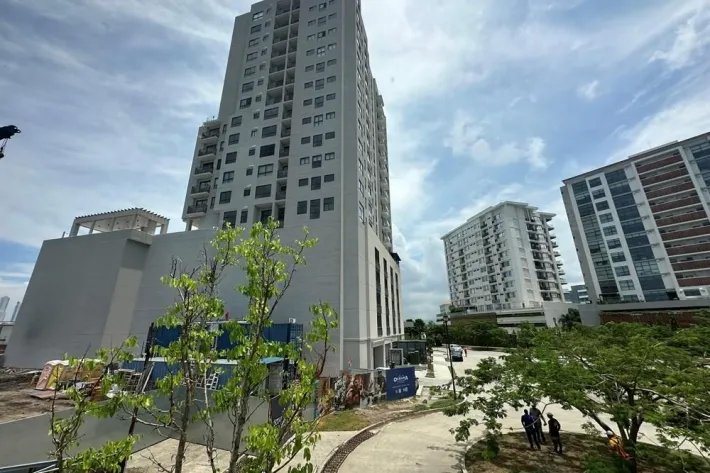 Venta de apartamento de dos niveles en Oceana Residences  Skyhomes, Santa Maria