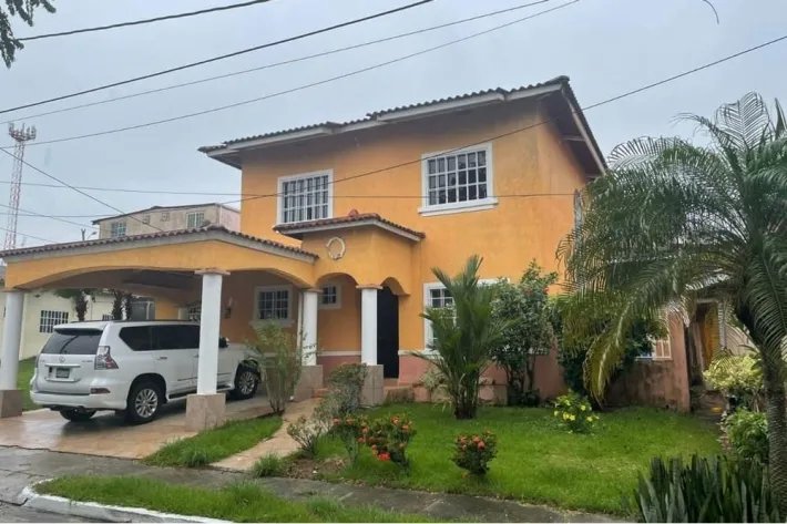 Venta de casa en Altos de Maria Leticia, La Chorrera