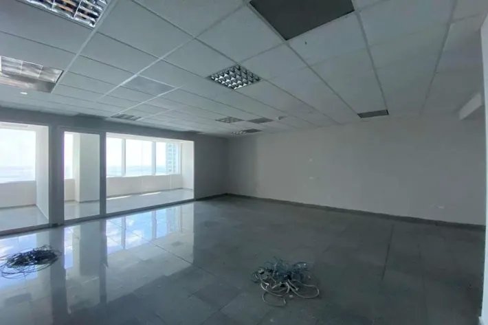 Alquiler de Oficina en Torre de Las Américas.
