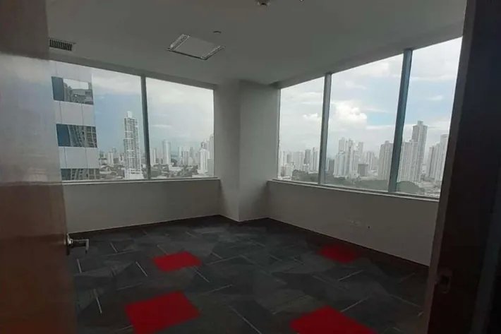 Office for rent in Torre de Las Americas.