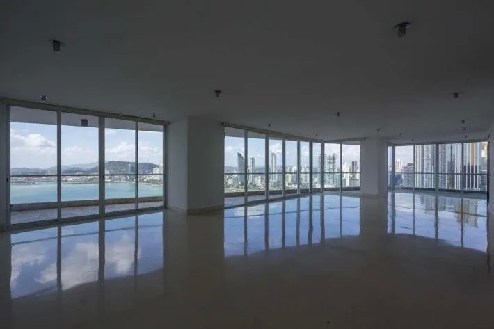 Venta de Apartamento en The Point Paitilla