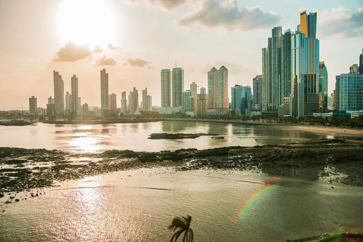 Venta de Apartamento en The Point Paitilla