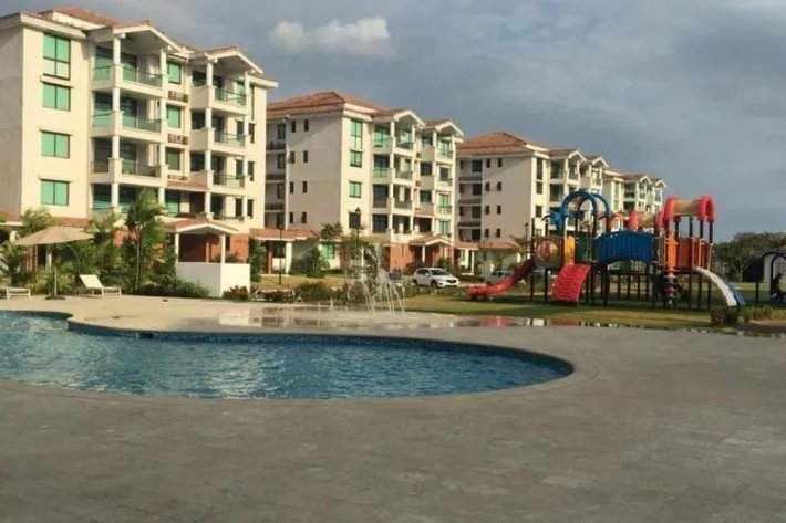 Venta de Apartamento Reposeído en Costa Sur, Juan Díaz, Panamá