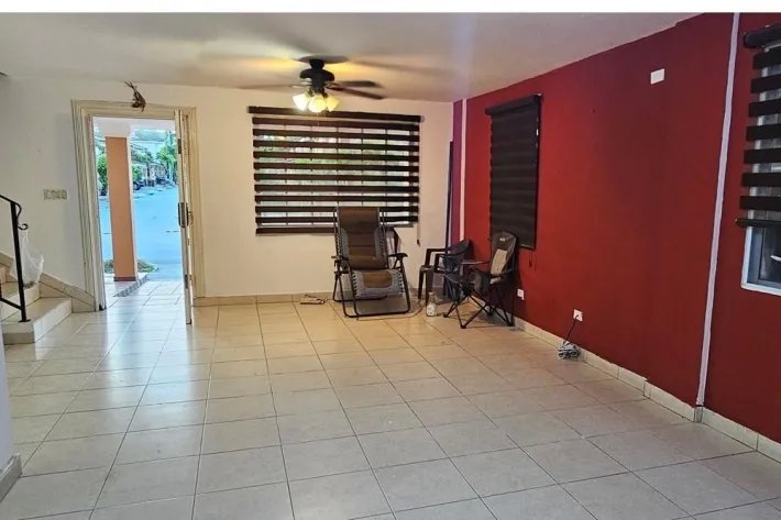 Venta de casa Duplex en Dorado Lakes, Condado Del Rey
