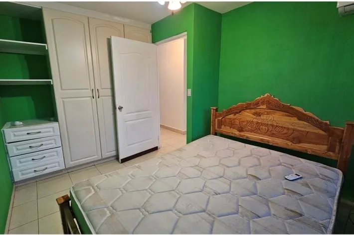 Venta de casa Duplex en Dorado Lakes, Condado Del Rey