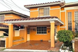 Venta de casa Duplex en Dorado Lakes, Condado Del Rey