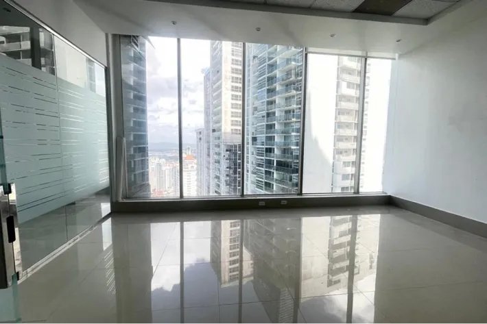 Alquiler de oficina en Avenida Balboa, Panamá