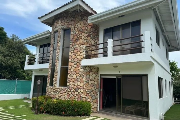 Duplex house for sale at Playa Palmar, Panama Oeste