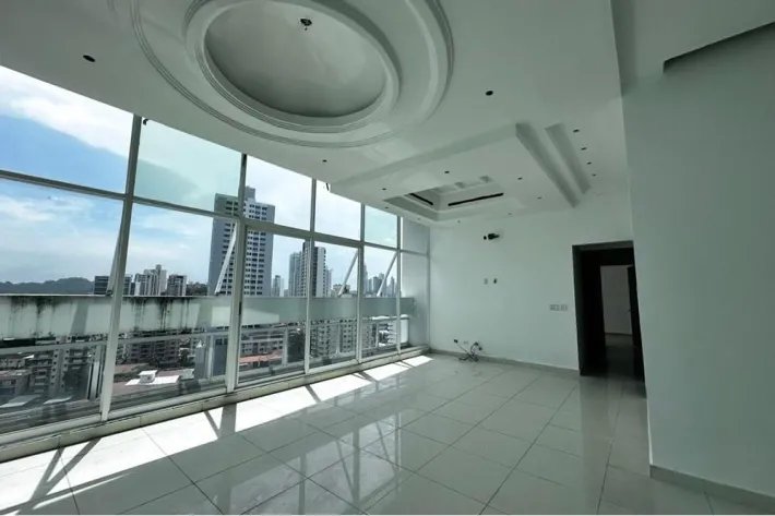 Venta de Penthouse Reposeído en Bella Vista, Panamá