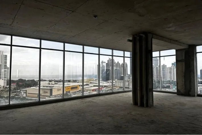 Venta de Oficina Comercial Reposeída en Obarrio, Panamá