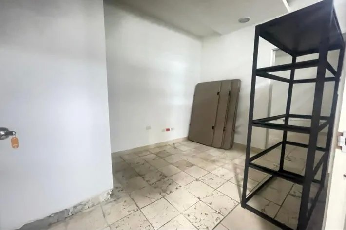 Alquiler de amplia oficina semi amoblada en Obarrio, Panamá