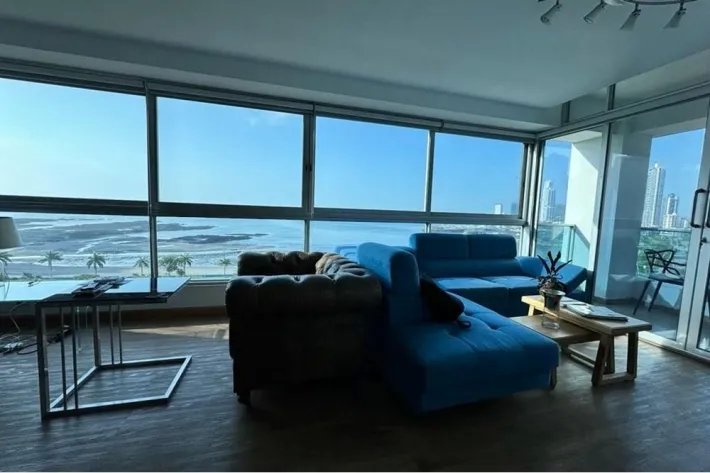 Alquiler de apartamento amoblado en Avenida Balboa, Panamá