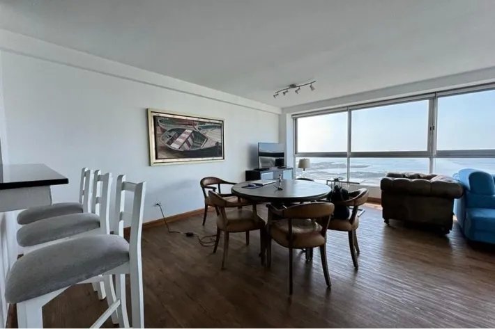 Alquiler de apartamento amoblado en Avenida Balboa, Panamá