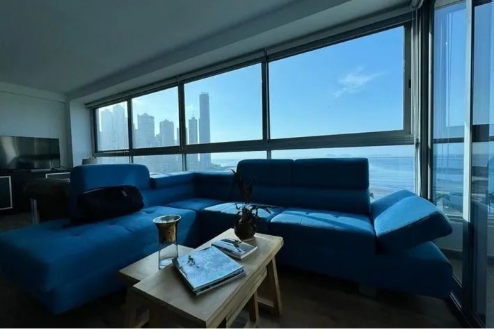 Alquiler de apartamento amoblado en Avenida Balboa, Panamá