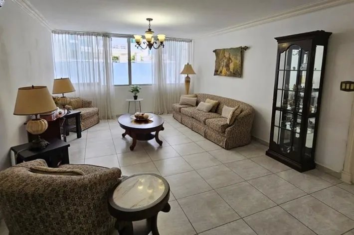 Alquiler de apartamento amoblado en PH Mar Plaza, Marbella, Panamá