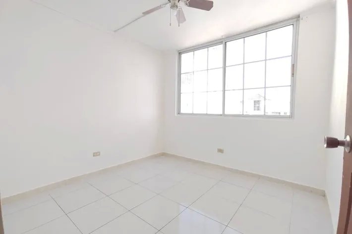 Apartment for sale in PH Mystic Hills, El Crisol