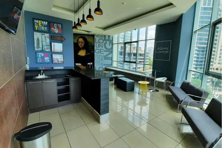 Junior Penthouse for sale in Balboa Avenue