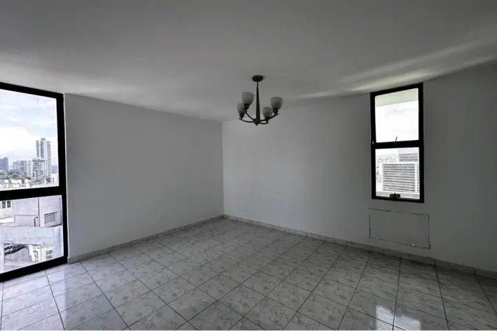 Venta de Apartamento Repoesído en Obarrio, Bella Vista, Panamá