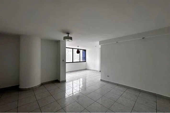Venta de Apartamento Repoesído en Obarrio, Bella Vista, Panamá