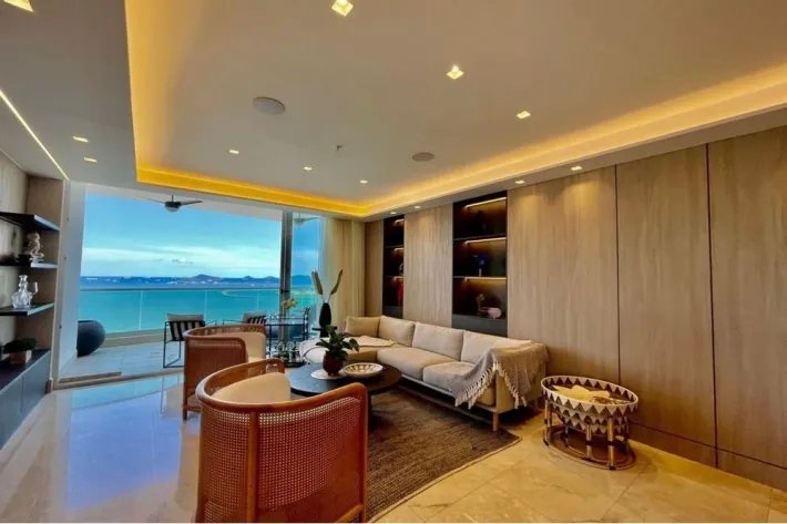 Furnished apartment for sale in Avenida Balboa, Panama