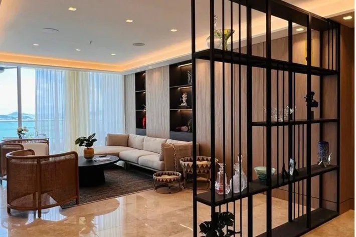 Furnished apartment for sale in Avenida Balboa, Panama