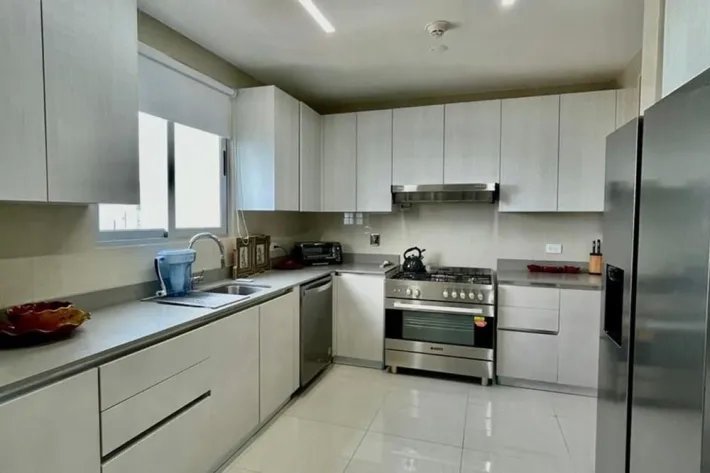 Furnished apartment for sale in Avenida Balboa, Panama