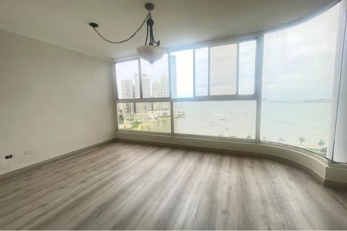 Apartamento en venta en Avenida Balboa, Panamá