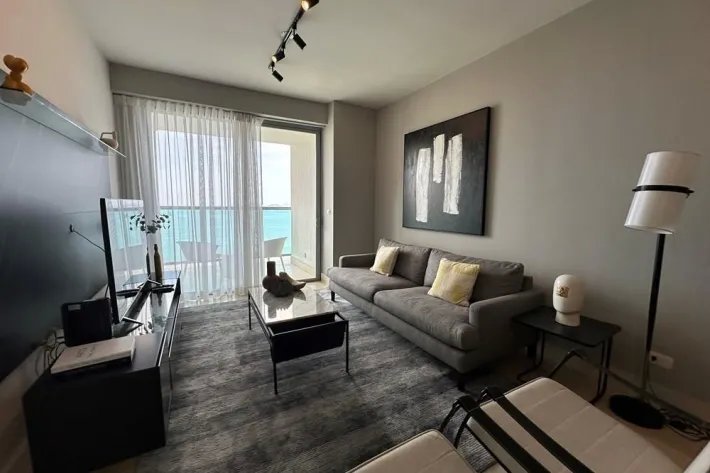 Alquiler de Apartamento en Yoo Panama Ave Balboa.