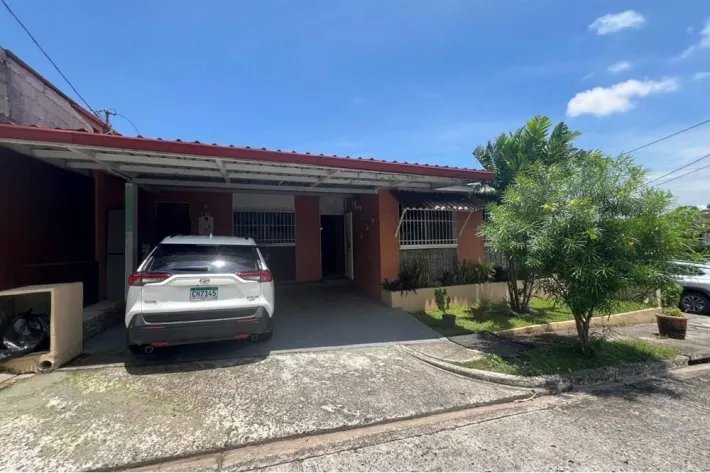 Venta de casa en Residencial Las Lomas, Villa Lucre