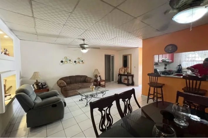 Venta de casa en Residencial Las Lomas, Villa Lucre