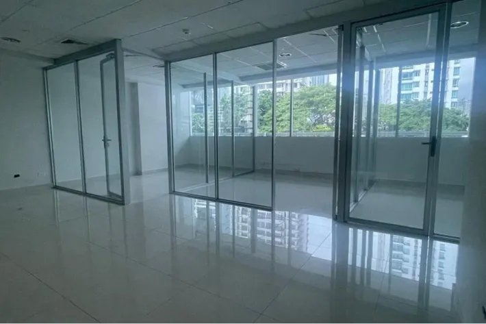 Alquiler de oficina en Vía Israel