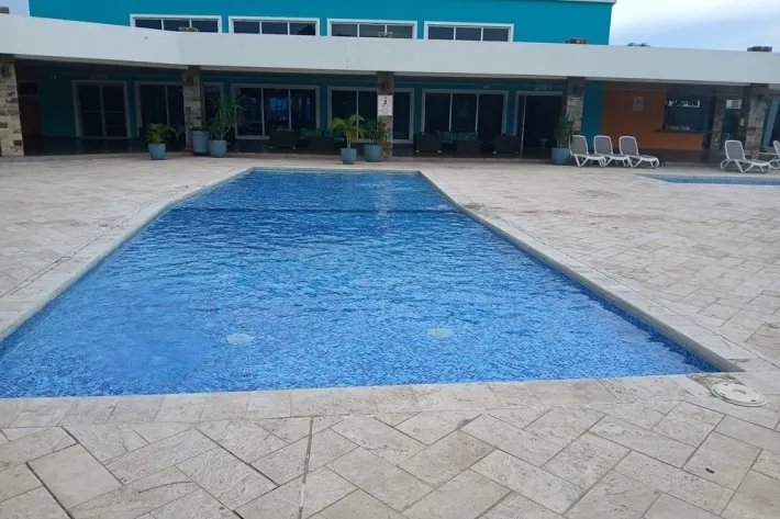 Venta de casa en conjunto cerrado en Brisas del Golf, Panamá